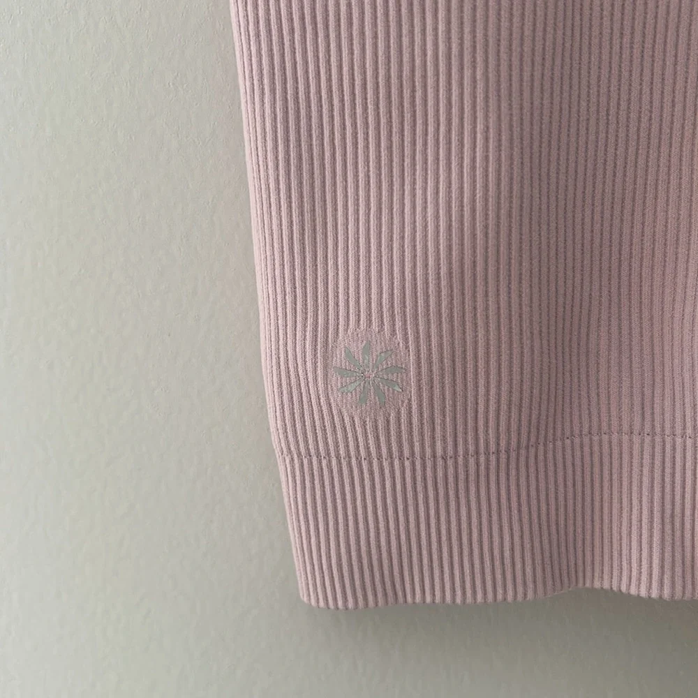 Cute Athleta Top - Picture 3 of 3